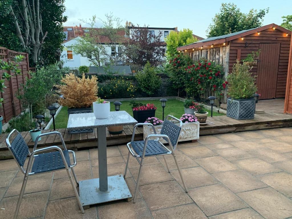 2 Double Bedroom Flat With Large Garden Bristol