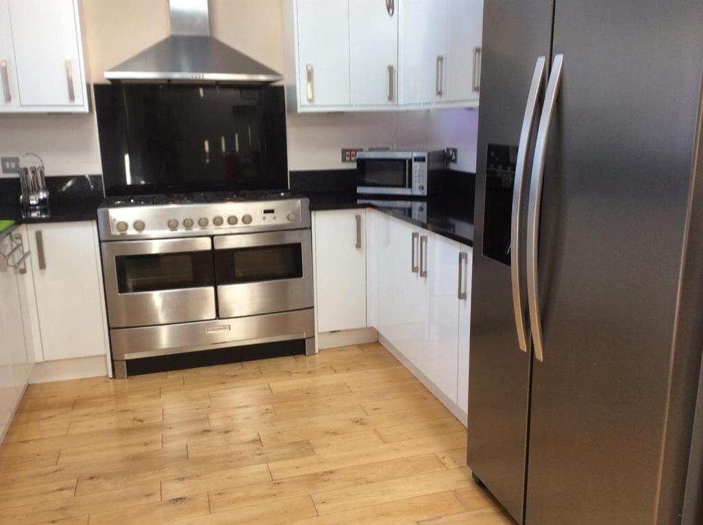 2 Double Bedroom Flat With Large Garden Bristol